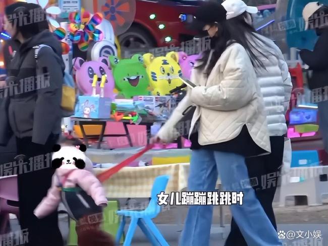 网友偶遇王鸥带男儿公园游玩 母爱满溢温馨互动